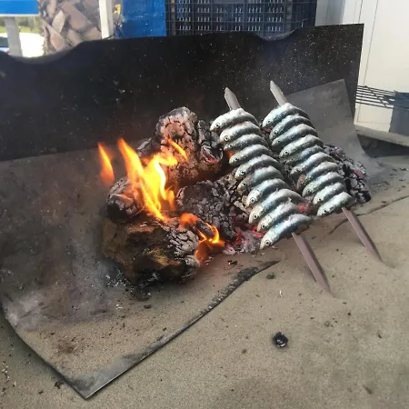 Albatross 1 לינה וארוחת בוקר מארבלה